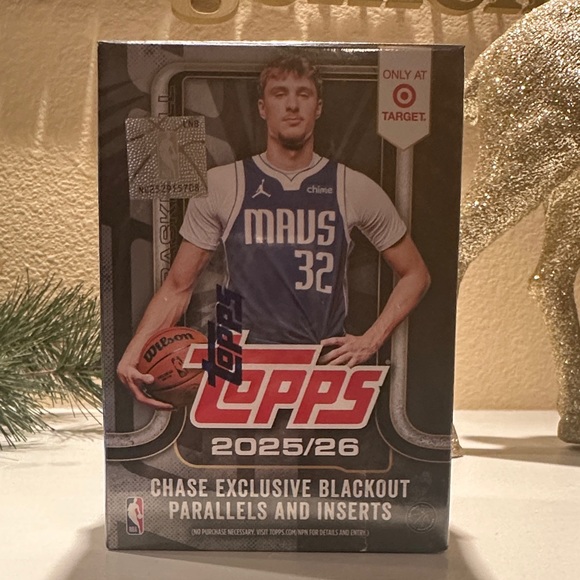 Topps 2025/26 Basketball Cards 132 total cards - Target Black Friday exclusive - Picture 4 of 8
